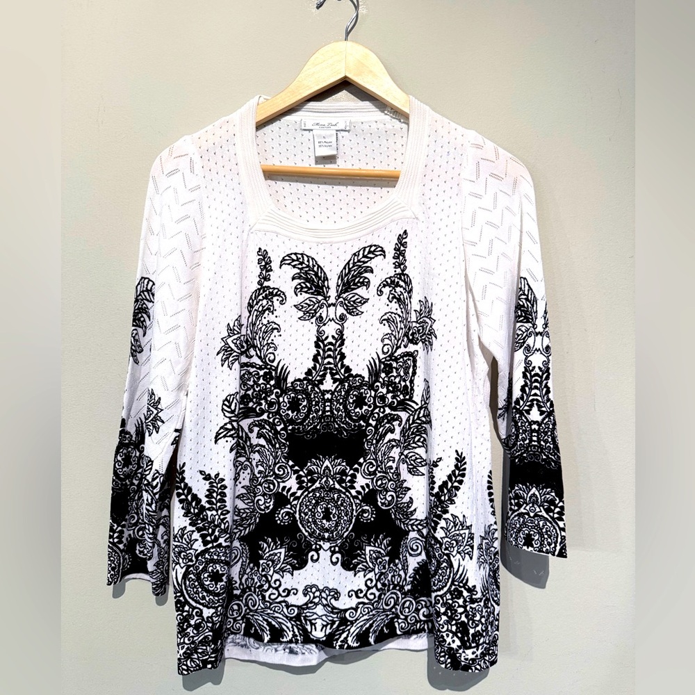 Mona Leah Couture Paris New York White Black Floral Design 3/4 Sleeve Top Large